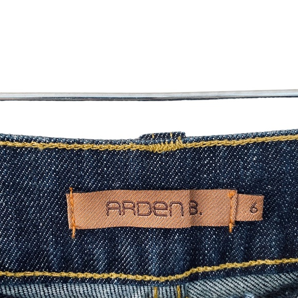 Arden B Dark Wash Classic Flared Jeans Size 6 - Picture 5 of 6